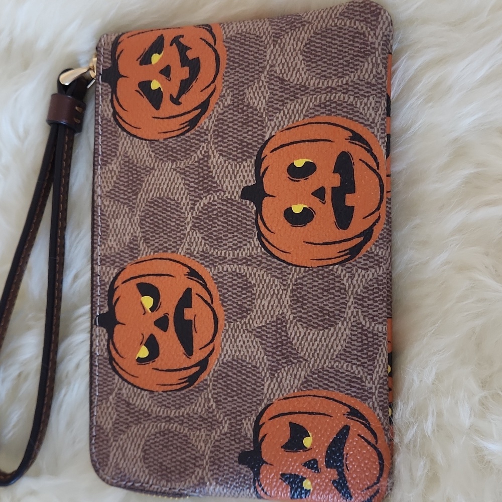 Adorable NWT Coach Halloween Pumpkin Signature Corner Zip Wristlet Wallet 🧡🎃🖤 - Picture 6 of 16